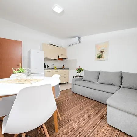 Lejlighed Fuer 3 Personen Ca 35 Qm In Galizana, Istrien Istrische Riviera Galižana