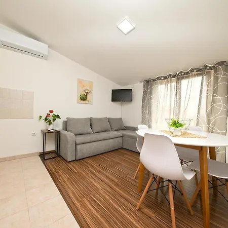 Fuer 3 Personen Ca 35 Qm In Galizana, Istrien Istrische Riviera *